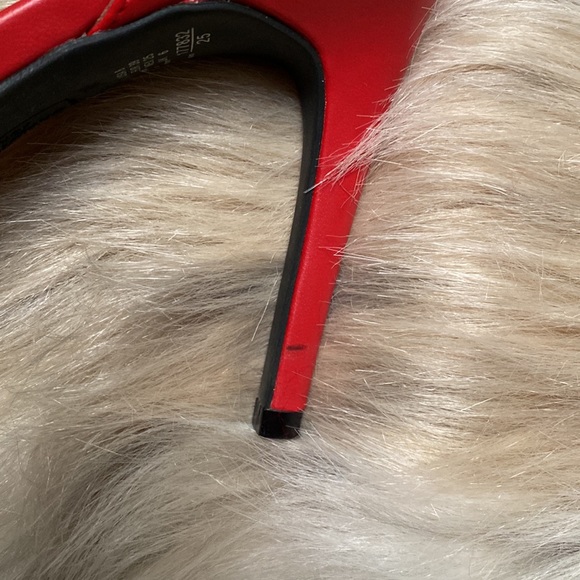 Christian Siriano red heels size 8 - Picture 7 of 16